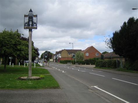 Bovingdon: Millennium Village Sign © Nigel Cox cc-by-sa/2.0 :: Geograph Britain and Ireland