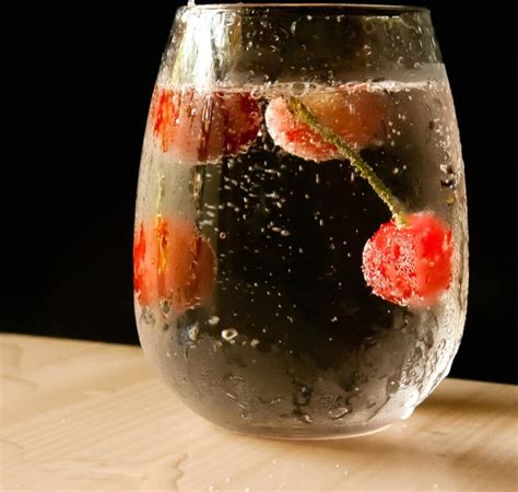 Free picture: cold water, fruit juice, drink, cherry, glass, beverage