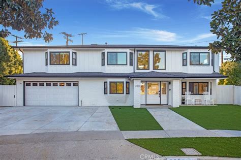 2801 Europa Dr, Costa Mesa, CA 92626 | MLS# OC23226639 | Trulia