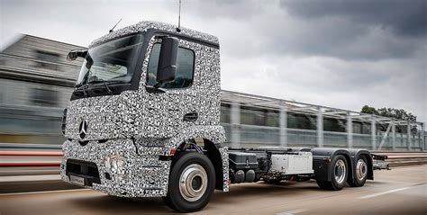 First electric truck unveiled by Mercedes-Benz | Inquirer Technology