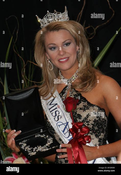 Miss oklahoma lauren nelson crowned hi-res stock photography and images - Alamy