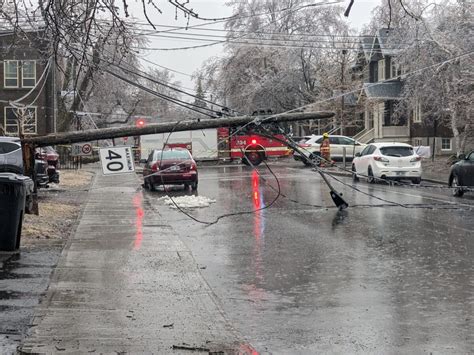 2 Dead, Over a Million Without Power After Ice Storm Hits Canada