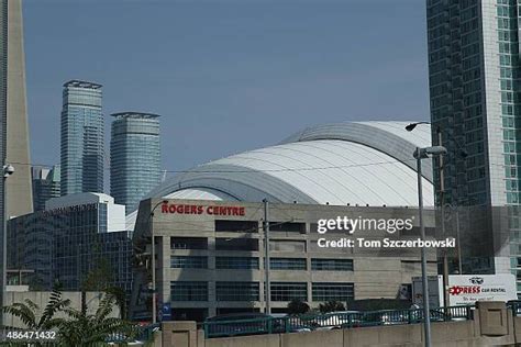 Rogers Centre Exterior Photos and Premium High Res Pictures - Getty Images