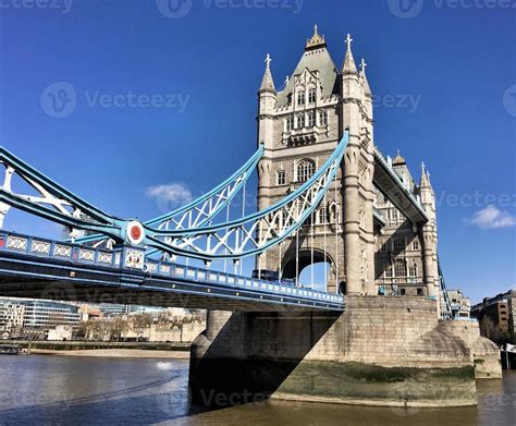 A view of Tower Bridge in London 13040970 Stock Photo at Vecteezy