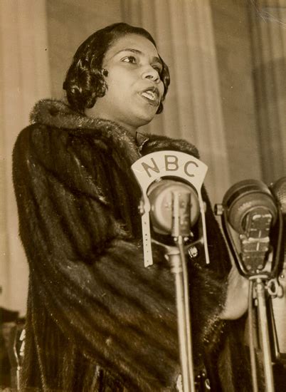 Marian Anderson Biography – Afrocentric Voices in "Classical" Music