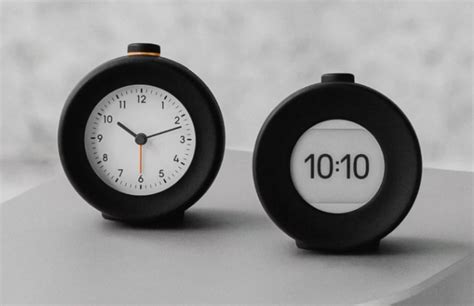 Minimalist Alarm Clock With E Ink Show