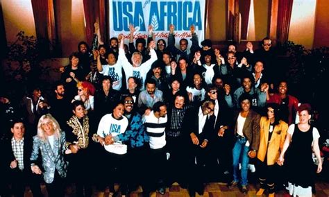 Há 35 anos mais de 40 artistas cantavam ‘We Are The World’; relembre | Jovem Pan