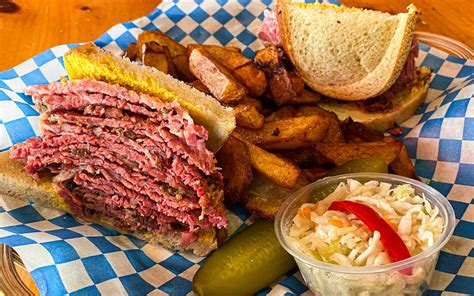 7 Montreal Delis to Try for Smoked Meat Sandwiches