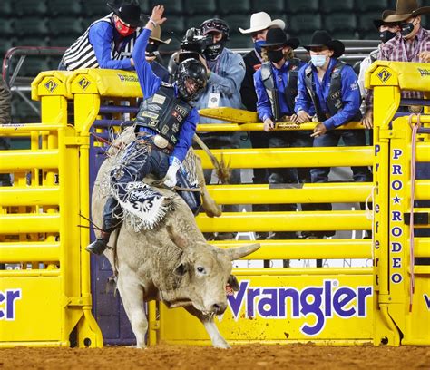 Stetson Wright wins Round 1 bull riding at NFR – Red Bluff Daily News