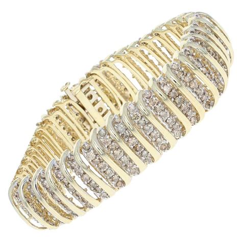 Diamond Flowers 10.00 Carat Total 18 Karat Yellow Gold Floral Design Bracelet For Sale at 1stDibs