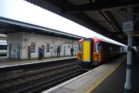 Train, Three Bridges Station © N Chadwick :: Geograph Britain and Ireland