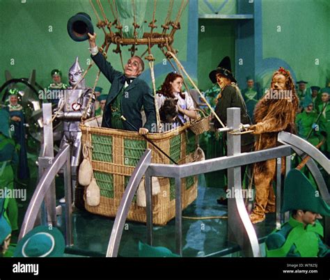 Frank morgan the wizard of oz hi-res stock photography and images - Alamy