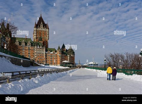 Terrasse Dufferin and the Chateau Frontenac in winter, Quebec City ...