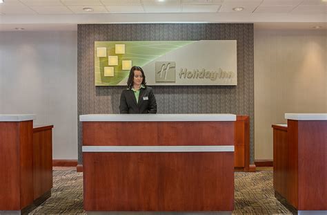 HOLIDAY INN UNIVERSITY PLAZA-BOWLING GREEN, AN IHG HOTEL $93 ($̶9̶8̶ ...