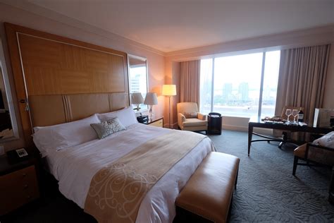 Amazing meals and luxurious rooms at the Ritz-Carlton Toronto, plus Canadians love family travel