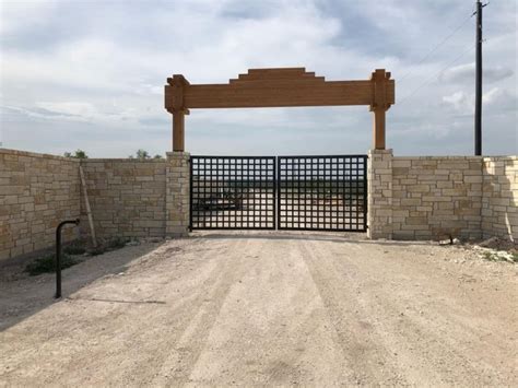 The Best Custom Ranch Entrance Gates in Texas