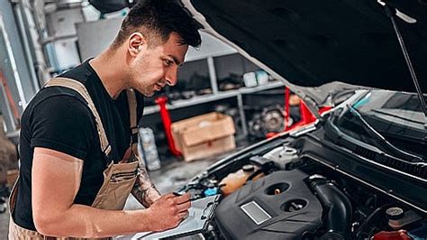 The US"s Top 10+ Most Esteemed Auto-Mechanic Schools | KnowInsiders