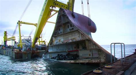 El increíble rescate del barco hundido con 1.400 coches en su interior | foro transporte profesional