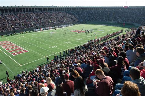 Yale Bowl Stadium / Wikimedia commons / roman fuchs. | TopImagesBus