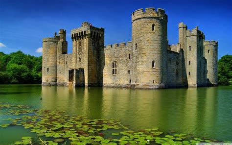 Bodiam Castle is a 14th-century moated castle near Roberts bridge in East Sussex, England ...