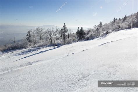 Ski slope at winter resort in Heilongjiang province, China — background ...