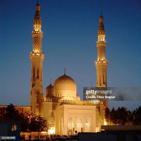 Jumeirah Mosque Night Photos and Premium High Res Pictures - Getty Images