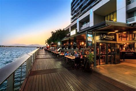 Dundee's Restaurant on the Waterfront, Cairns - Menu, prix et avis ...