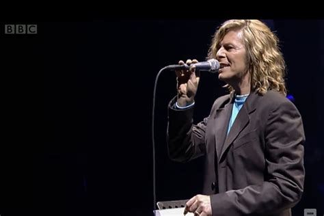 David Bowie – Life On Mars? (Glastonbury 2000) David Bowie News ...