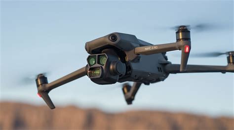 DJI Mavic 3 Pro, el innovador dron con cámara de triple objetivo que ...