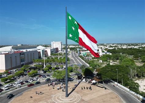 Ondea la Bandera yucateca tras 182 años sin ser izada