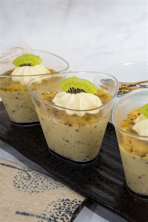 Kiwi Mousse (Light and Creamy) | Decorated Treats