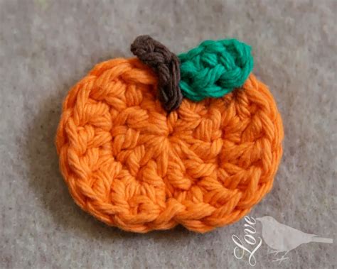 Love The Blue Bird: Crochet Pumpkin Tutorial...