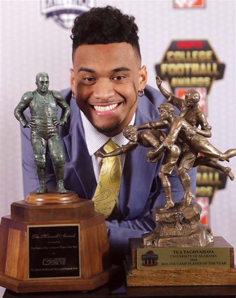 Tagovailoa wins Maxwell, Walter Camp awards | News, Sports, Jobs - Maui ...