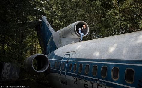 Airplane geek’s ultimate retirement home in Oregon woods | Daily Mail ...