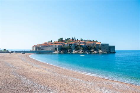 Visiting Sveti Stefan: Complete Guide + Look Inside! – Book