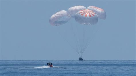 SpaceX wins huge lunar lander contract | Fox Business