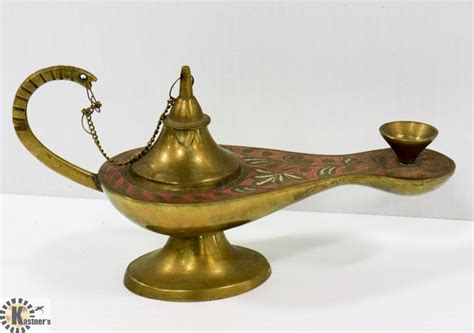 VINTAGE BRASS OIL LAMP ALADDIN STYLE HAND ENGRAVED