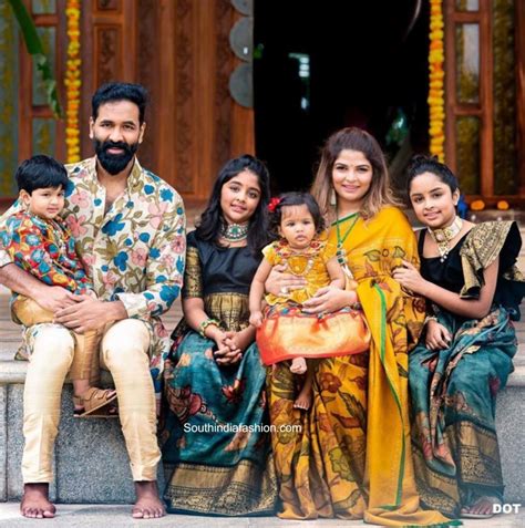 Vishnu Manchu's family in coordinating Kalamkari outfits!!