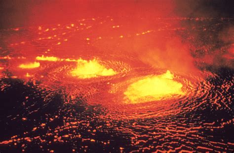 File:Eruption 1954 Kilauea Volcano.jpg - Wikimedia Commons