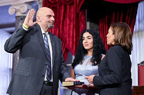 John Fetterman Got a New Suit for His Senate Swearing-In - The New York Times