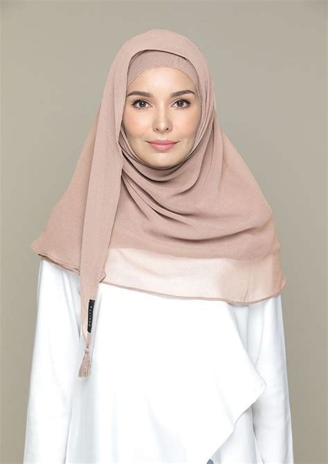 10 Warna Netral Hijab yang Cocok Dipadukan Semua Model Baju