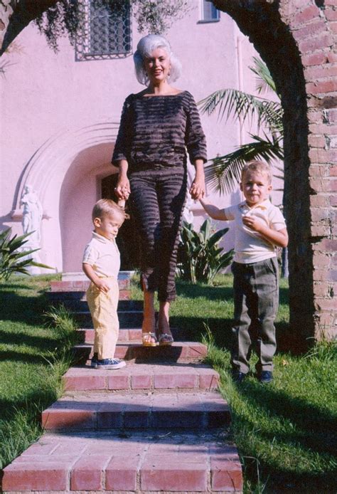 Jayne Mansfield & two of her children at the Pink Palace 1960’s. | Jayne mansfield, Mansfield ...