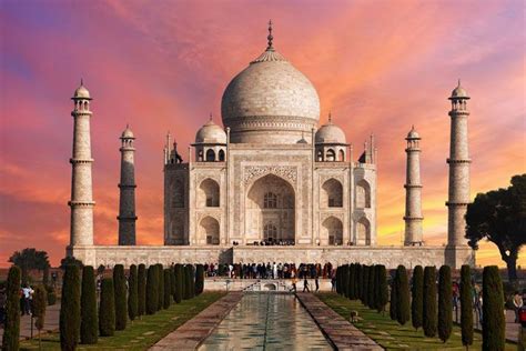 50 Most Famous Buildings In The World You Need To See (2020 Guide)