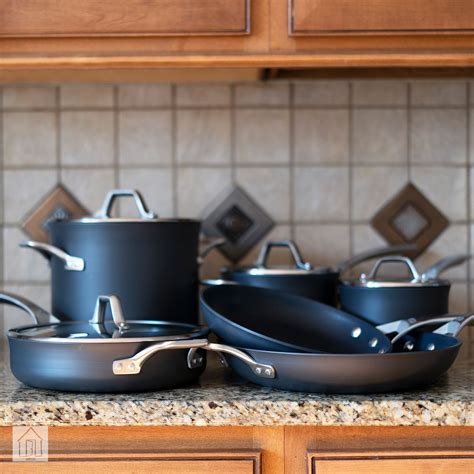 Calphalon Signature Nonstick Cookware Review: Truly Nonstick