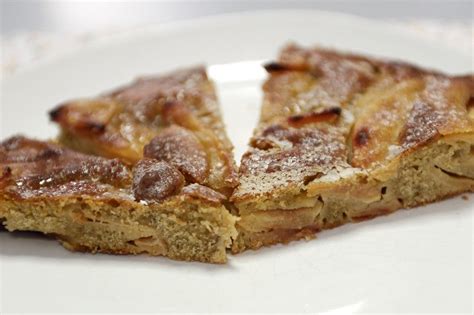 Gâteau aux coings, vanille et rhum on http://cathetoiles.fr French ...