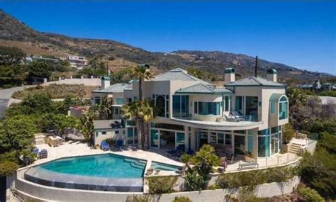 Neil Diamond Buys $7 million Malibu Home - Jewish Business NewsJewish Business News