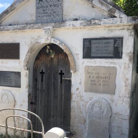 Key West Cemetery in Key West, FL (7 Photos)