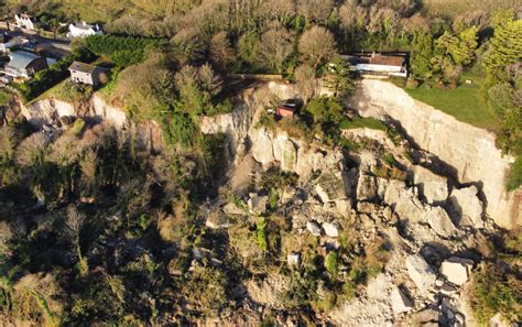 Massive landslip causes evacuations in Ventnor, UK | Geoengineer.org