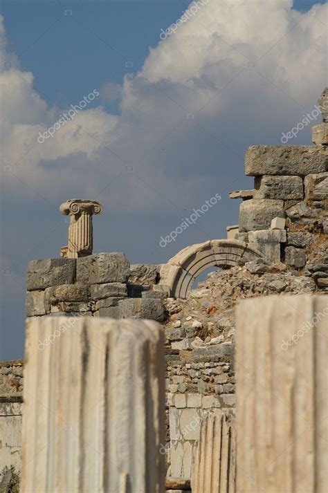 Ancient ruins in Ephesus — Stock Photo © javax_ber #1268142