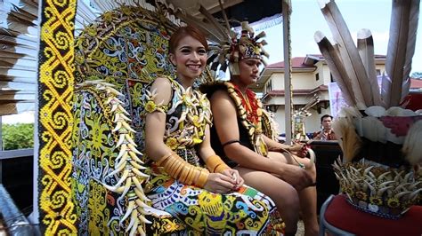 Penjelasan Berbagai Macam Baju Adat Dayak - Budayanesia